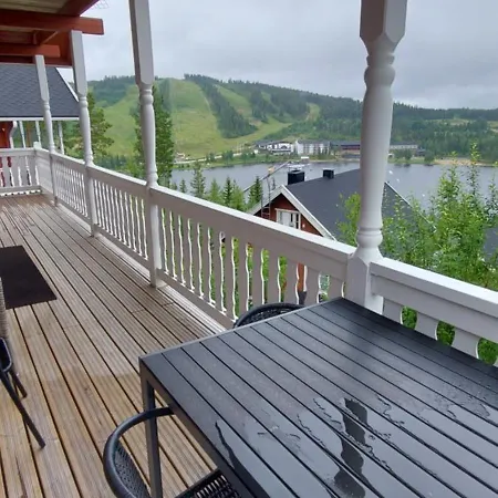 Hallan Alpit A Moekki